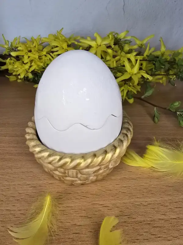 Velikonoční keramický svícen VAJÍČKO V KOŠÍČKU
