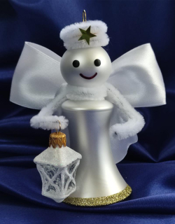 Vánoční figurka zvonící anděl SERAPHIEL - BÍLÝ 1 ks